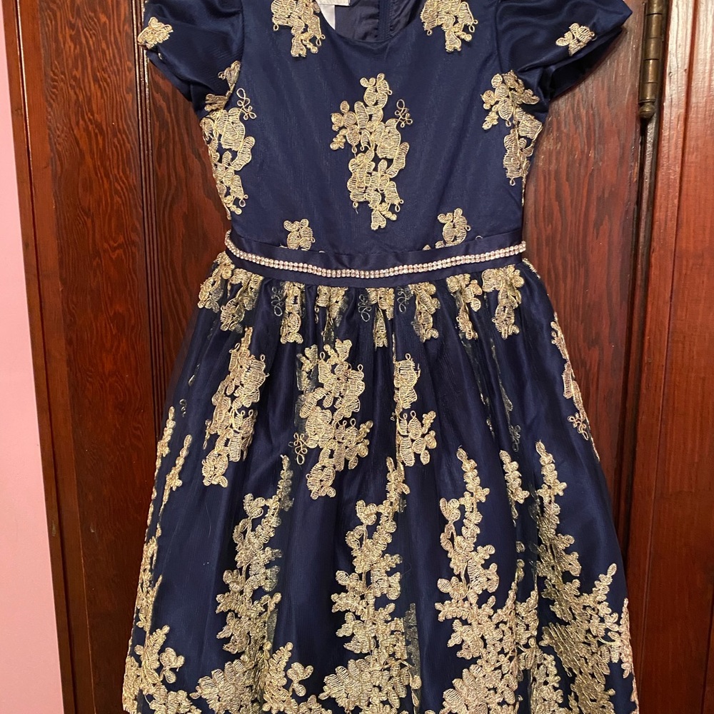 Dress - Picture 2 of 5